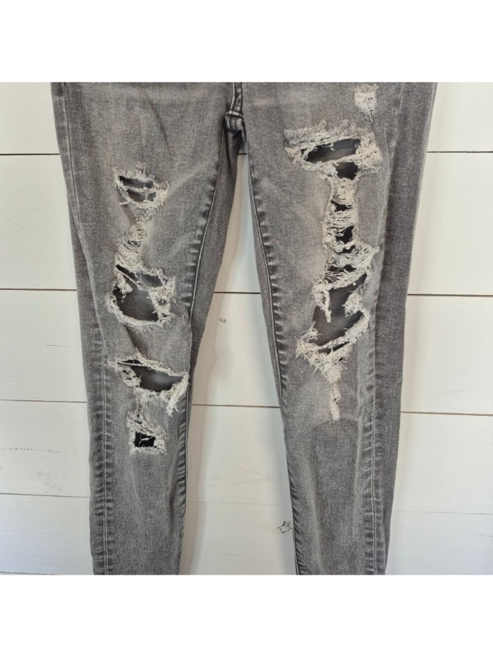 American Eagle Womens Size 2 Long Distressed Gray Skinny Jeans Stretch Denim - Picture 3 of 7